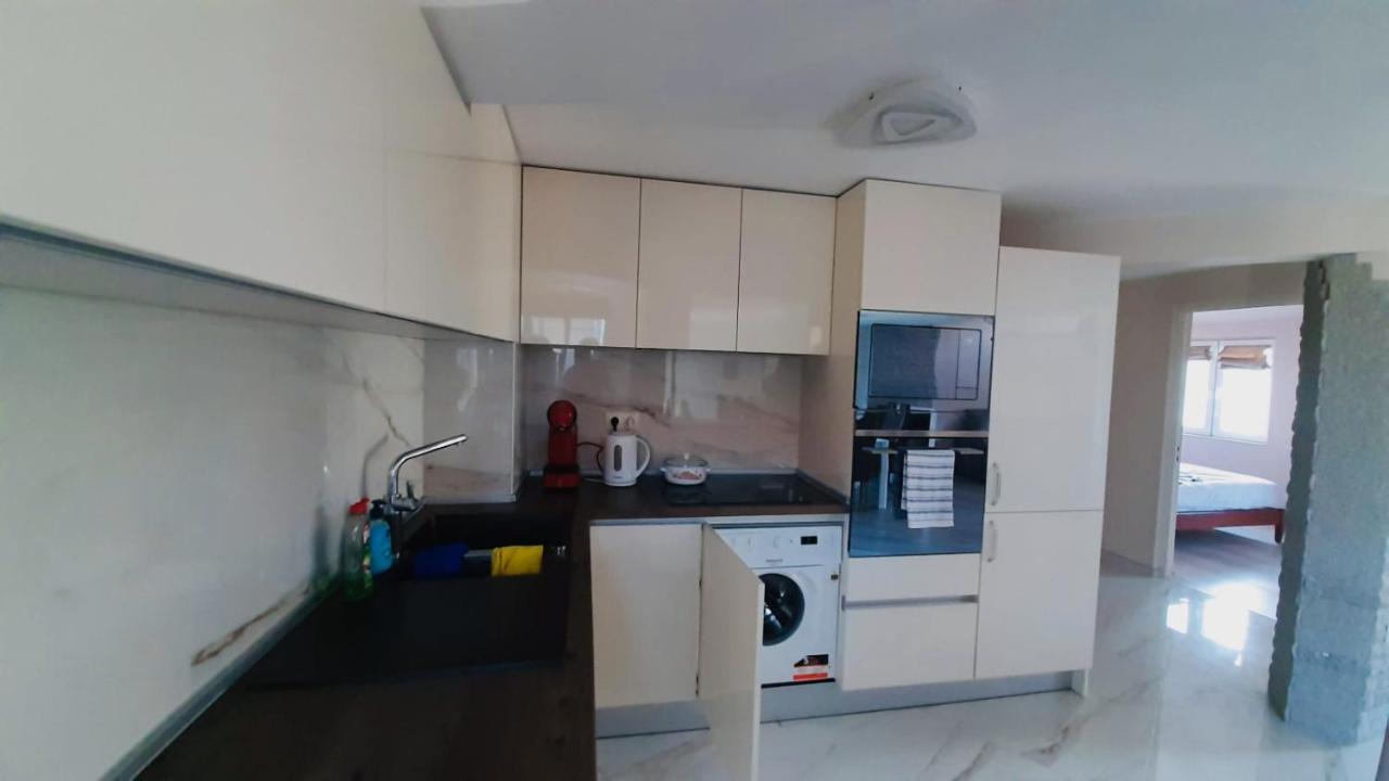 Centrally Located Apartment In Варна Екстер'єр фото
