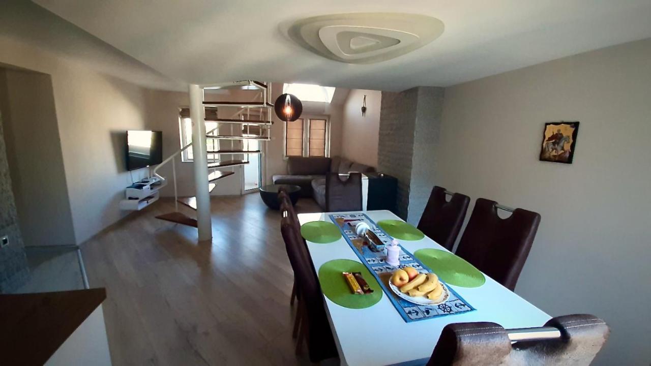 Centrally Located Apartment In Варна Екстер'єр фото