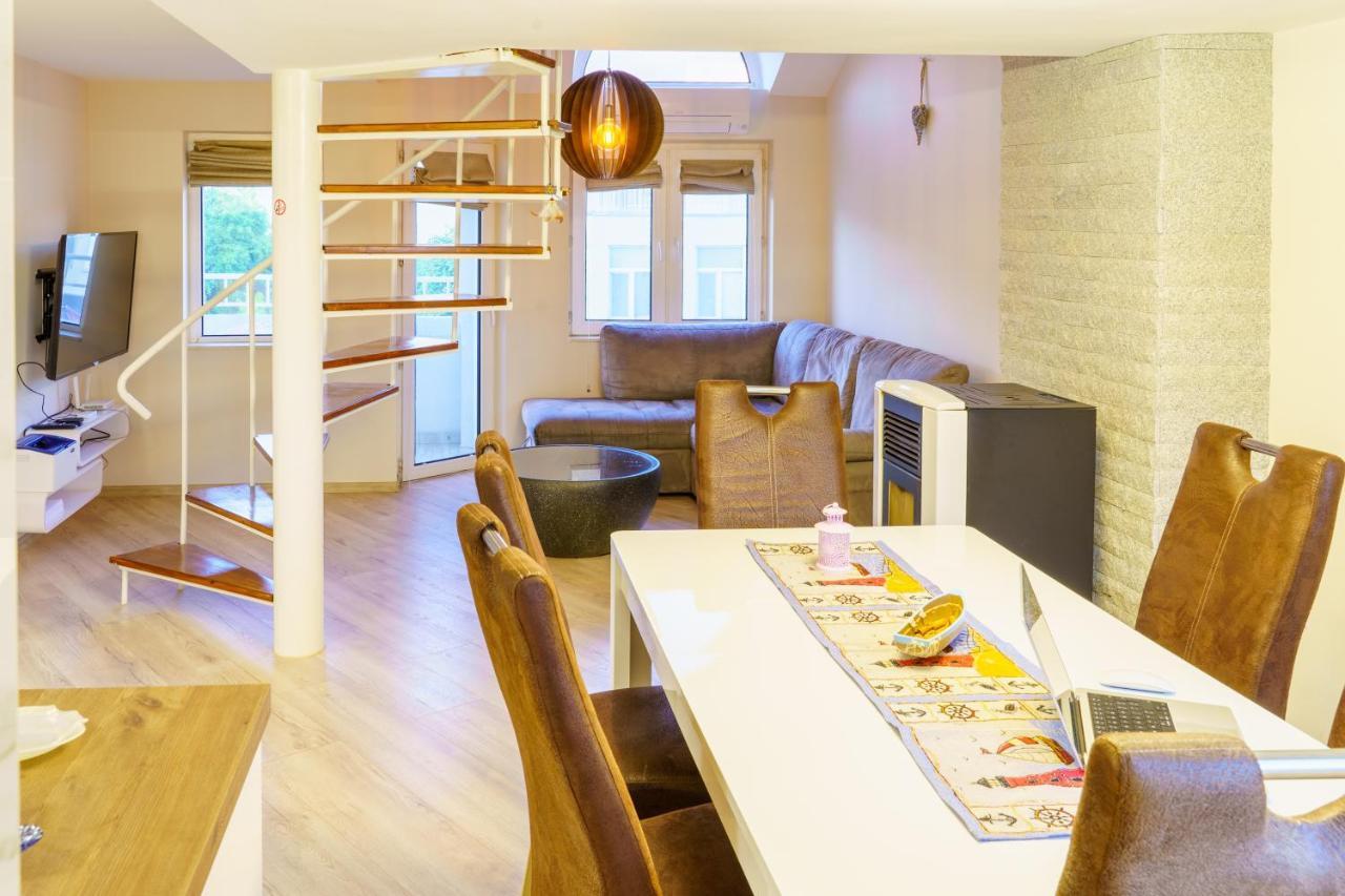 Centrally Located Apartment In Варна Екстер'єр фото